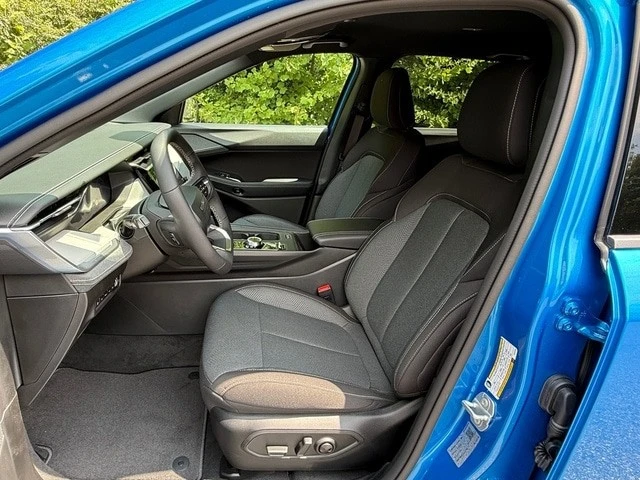 2026 Jeep Cherokee - Image 12 of 29