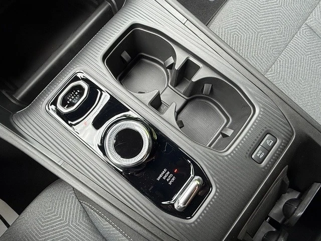 2026 Jeep Cherokee - Image 25 of 29