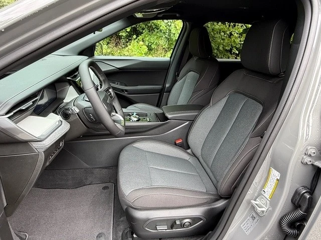 2026 Jeep Cherokee - Image 12 of 29