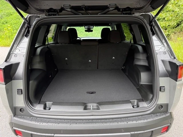 2026 Jeep Cherokee - Image 17 of 29