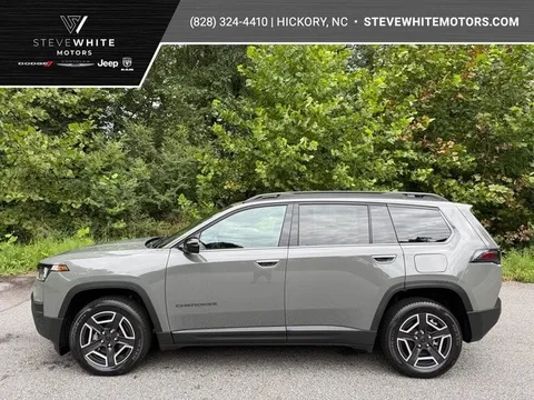 2026 Jeep Cherokee Laredo 4WD