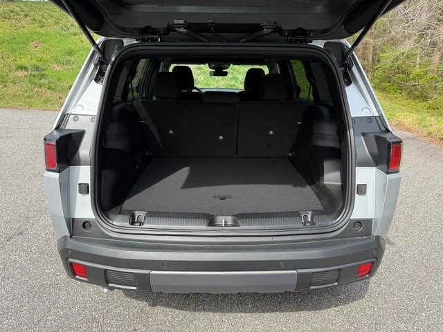 2026 Jeep Cherokee - Image 17 of 29