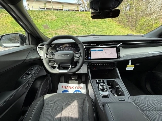 2026 Jeep Cherokee - Image 11 of 29