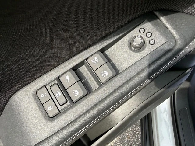 2026 Jeep Cherokee - Image 13 of 29