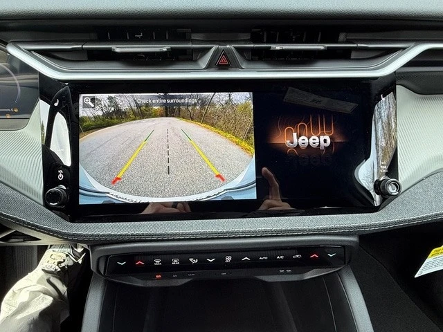 2026 Jeep Cherokee - Image 24 of 29