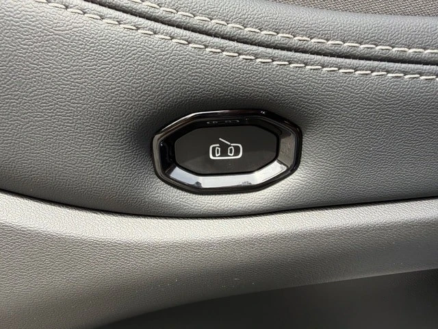 2026 Jeep Cherokee - Image 14 of 29