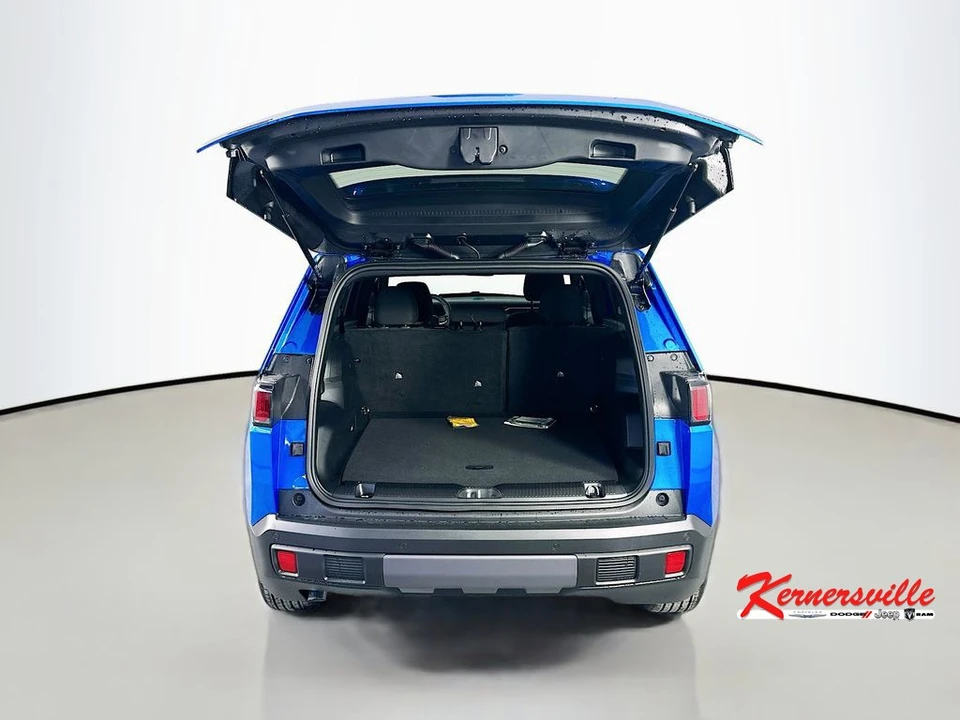 2026 Jeep Cherokee - Image 16 of 21
