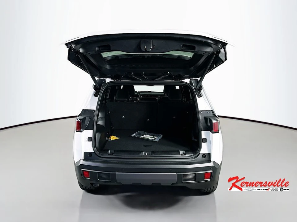 2026 Jeep Cherokee - Image 16 of 21