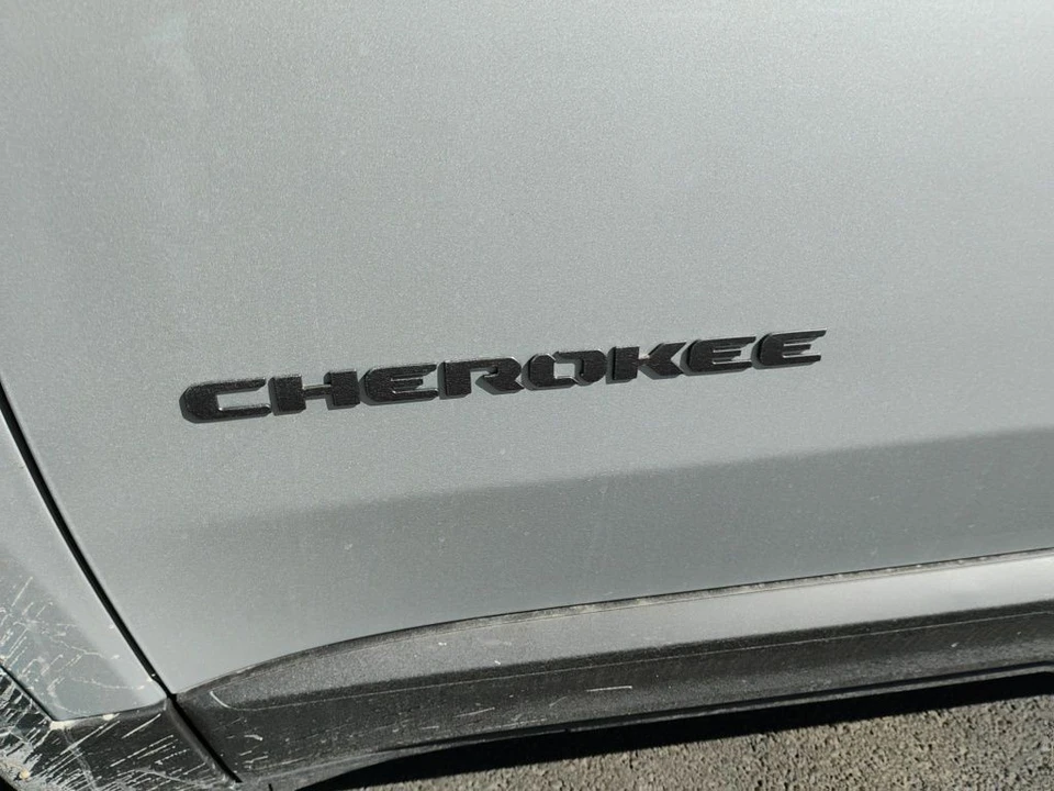 2026 Jeep Cherokee - Image 10 of 12