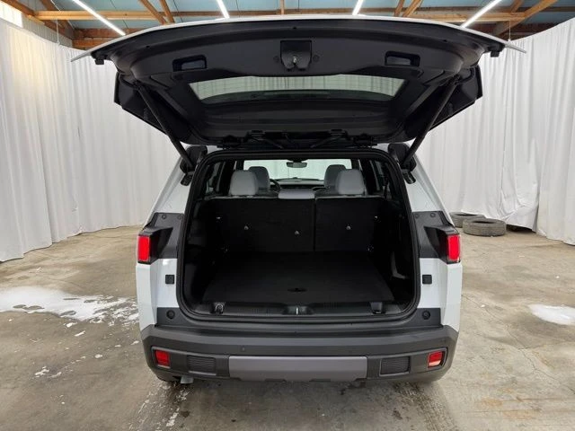 2026 Jeep Cherokee - Image 22 of 29