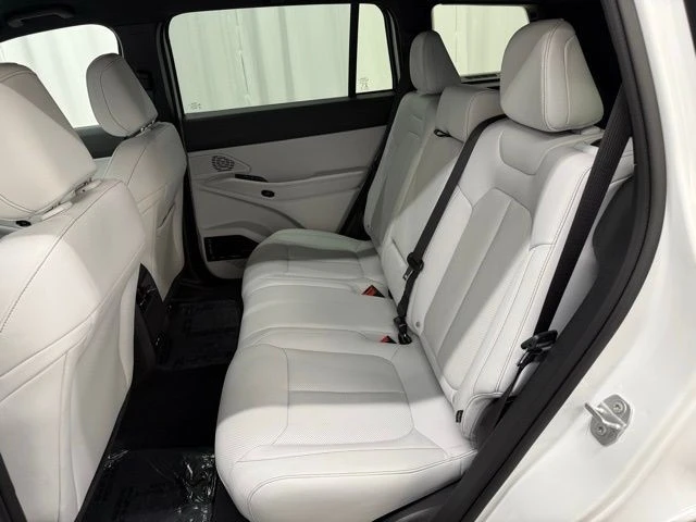 2026 Jeep Cherokee - Image 21 of 29