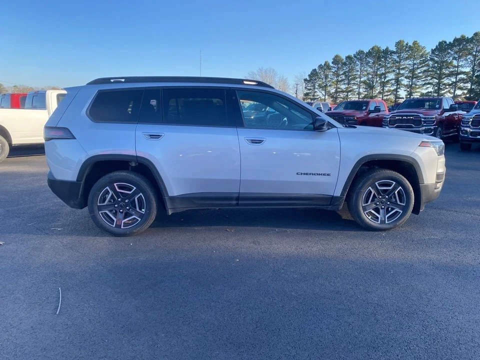 2026 Jeep Cherokee - Image 4 of 12