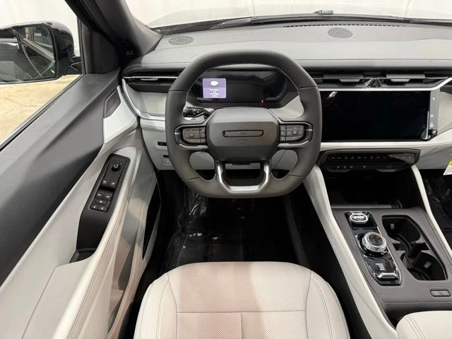 2026 Jeep Cherokee - Image 13 of 29
