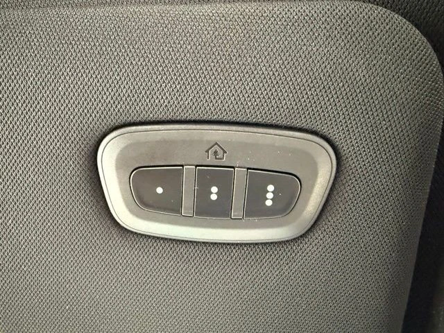 2026 Jeep Cherokee - Image 18 of 29