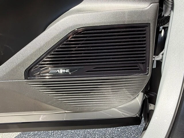 2026 Jeep Cherokee - Image 15 of 31