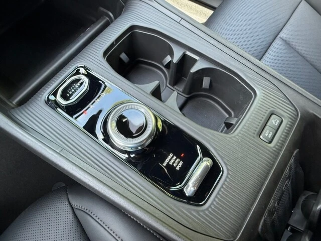 2026 Jeep Cherokee - Image 28 of 31