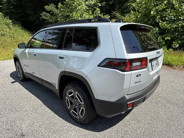 2026 Jeep Cherokee - Image 9 of 31