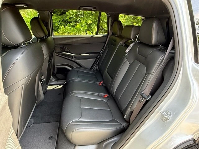 2026 Jeep Cherokee - Image 17 of 31