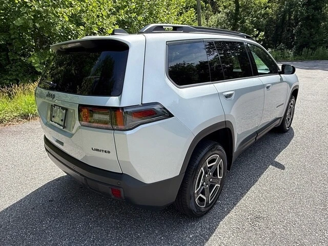 2026 Jeep Cherokee - Image 7 of 31