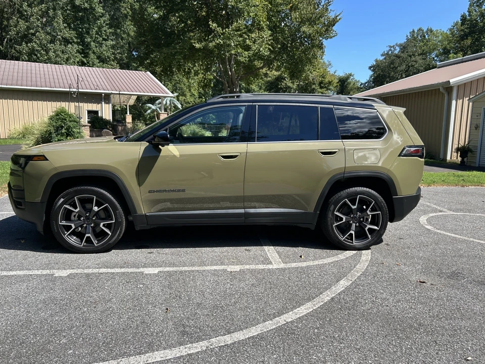2026 Jeep Cherokee - Image 23 of 31