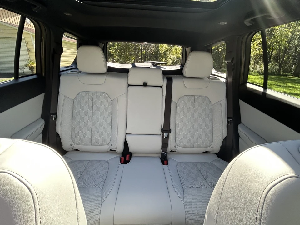 2026 Jeep Cherokee - Image 9 of 31