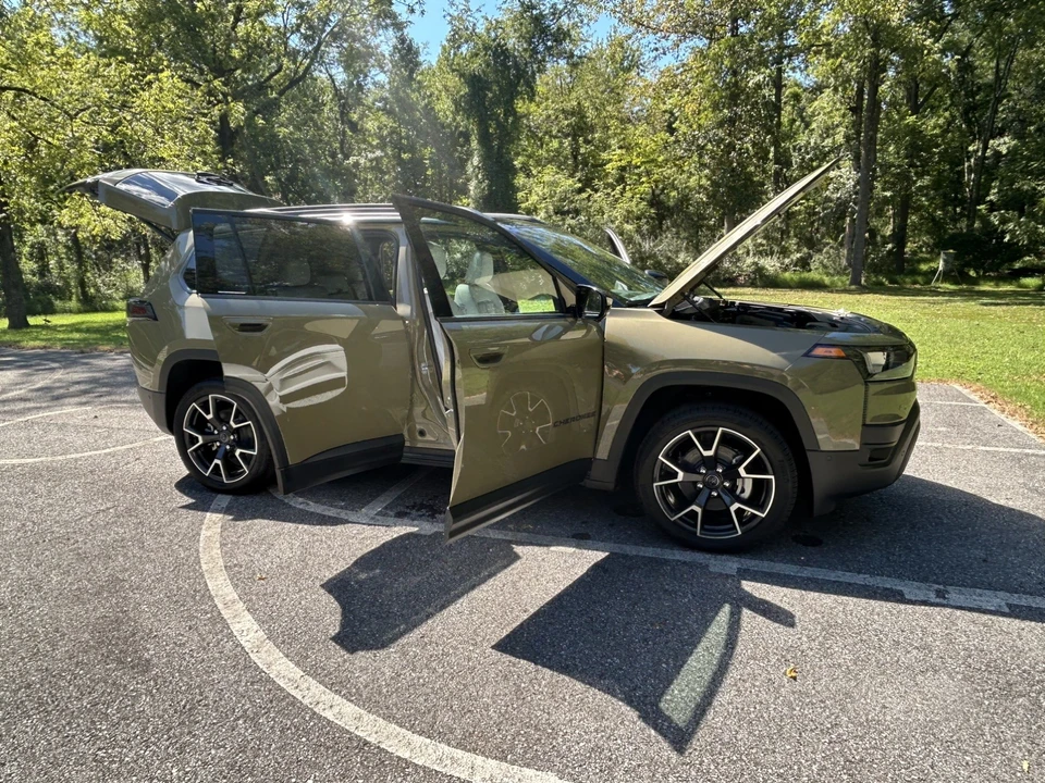 2026 Jeep Cherokee - Image 25 of 31