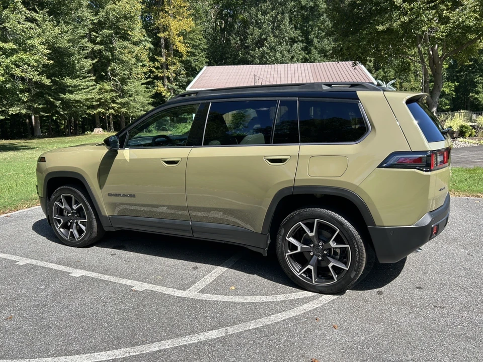 2026 Jeep Cherokee - Image 21 of 31