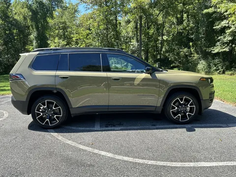 2026 Jeep Cherokee Overland