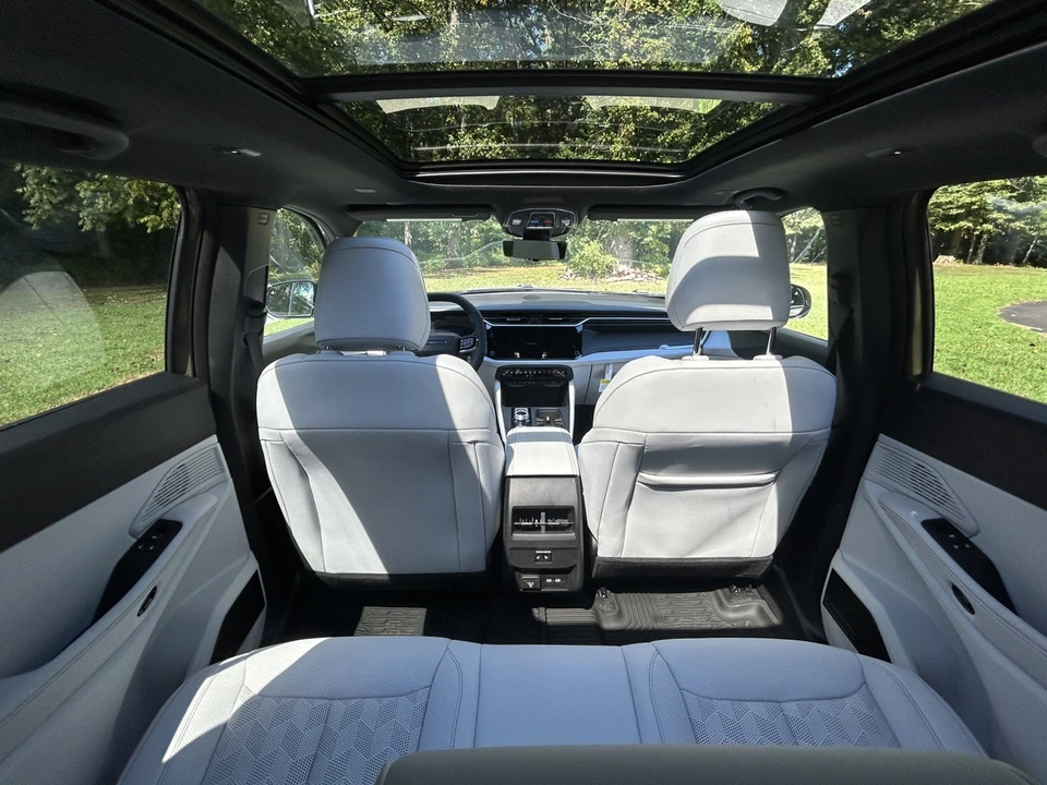 2026 Jeep Cherokee - Image 16 of 31