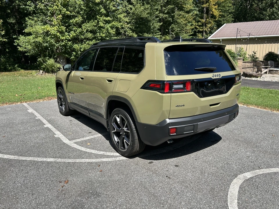 2026 Jeep Cherokee - Image 8 of 31