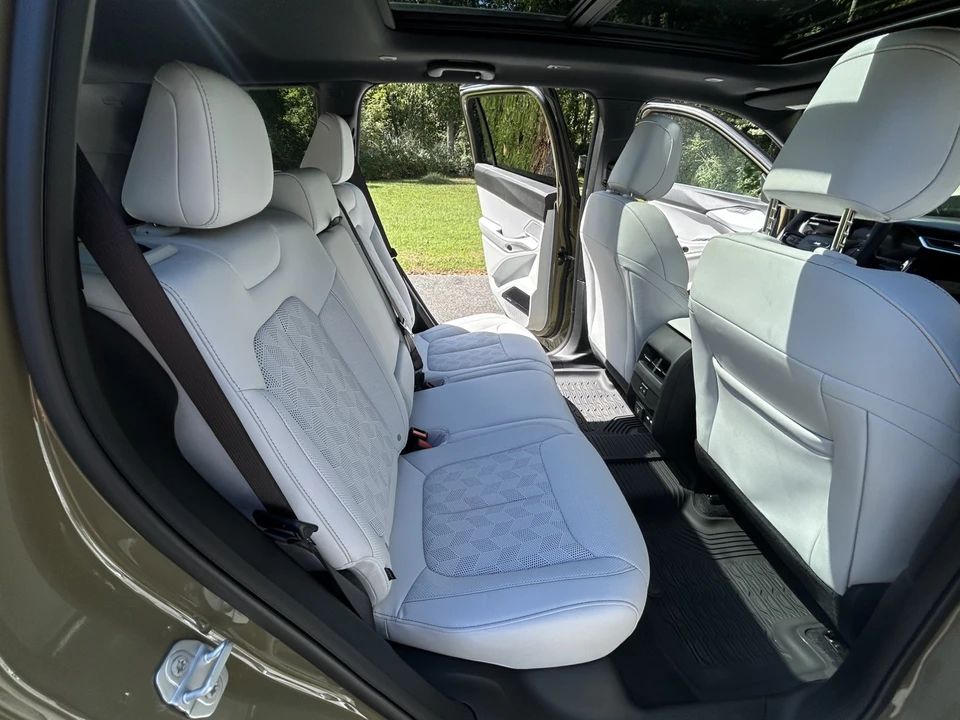 2026 Jeep Cherokee - Image 26 of 31
