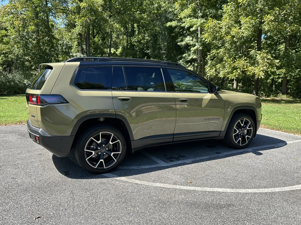 2026 Jeep Cherokee - Image 30 of 31