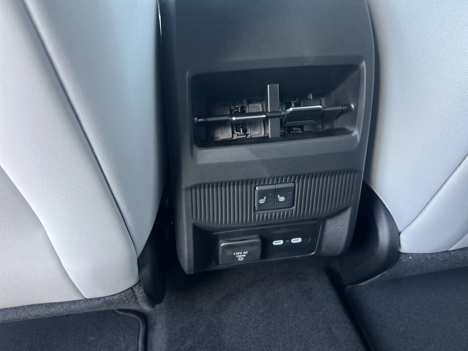 2026 Jeep Cherokee - Image 12 of 31