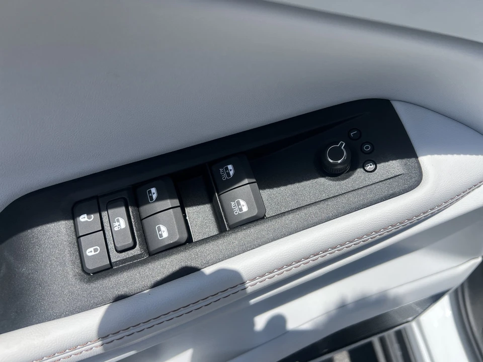 2026 Jeep Cherokee - Image 14 of 31