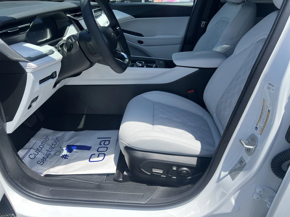 2026 Jeep Cherokee - Image 17 of 31