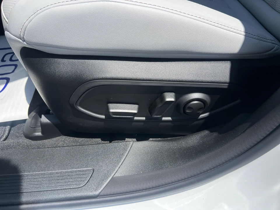 2026 Jeep Cherokee - Image 18 of 31
