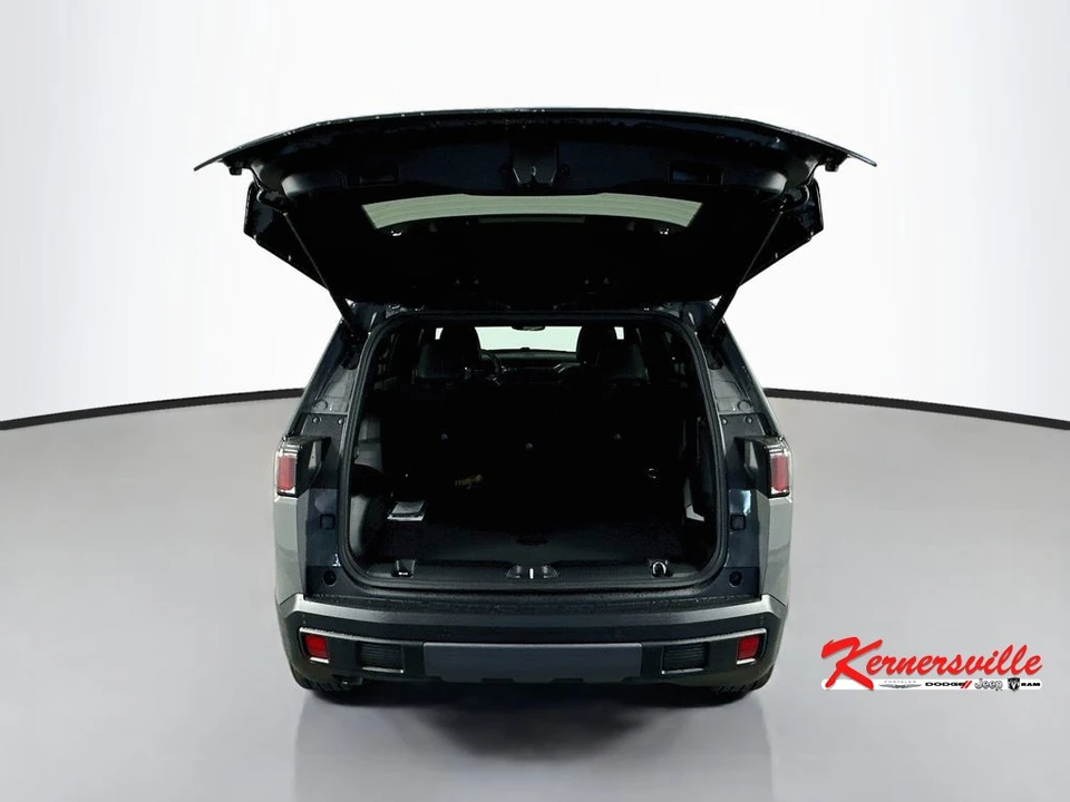2026 Jeep Cherokee - Image 16 of 21