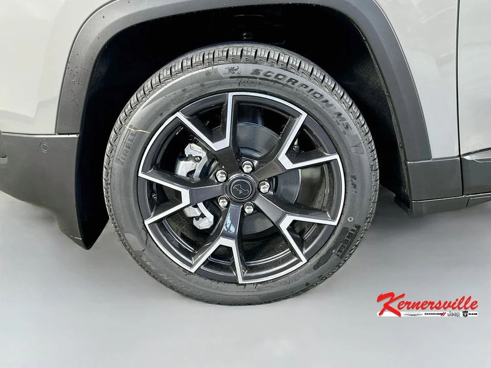 2026 Jeep Cherokee - Image 20 of 21
