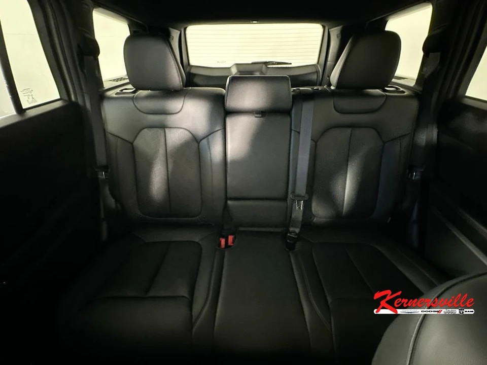 2026 Jeep Cherokee - Image 10 of 21