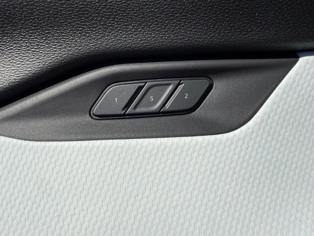 2026 Jeep Cherokee - Image 13 of 31
