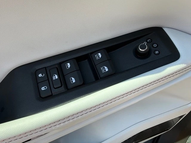 2026 Jeep Cherokee - Image 14 of 31