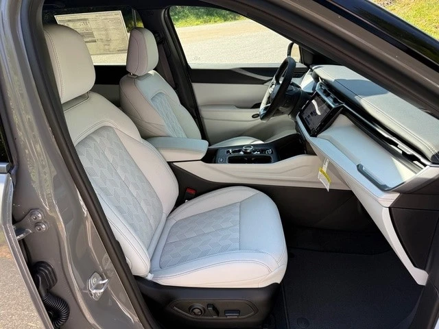 2026 Jeep Cherokee - Image 22 of 31