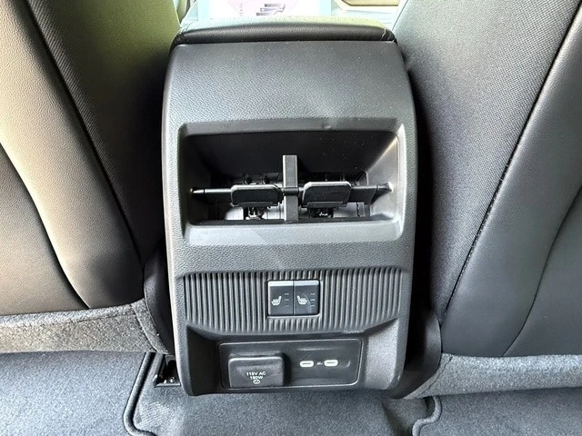 2026 Jeep Cherokee - Image 19 of 31