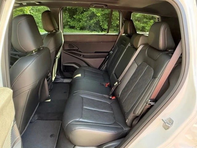 2026 Jeep Cherokee - Image 17 of 31