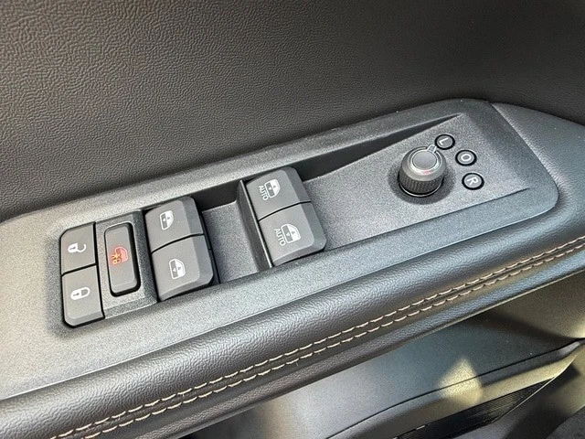 2026 Jeep Cherokee - Image 13 of 31