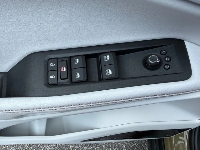2026 Jeep Cherokee - Image 14 of 31