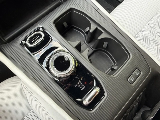2026 Jeep Cherokee - Image 30 of 31