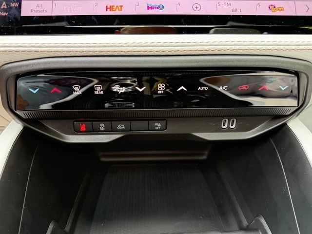 2026 Jeep Cherokee - Image 29 of 31