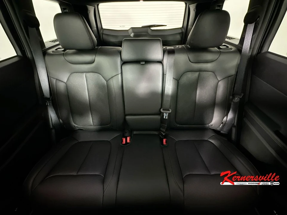 2026 Jeep Cherokee - Image 10 of 22