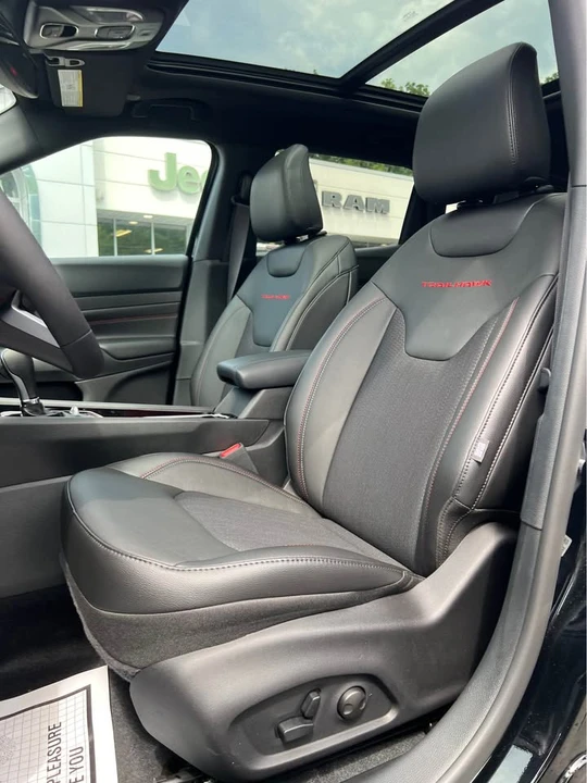 2026 Jeep Compass - Image 16 of 20